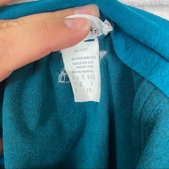 *Vintage 2 piece skirt suit - Picture 16 of 16